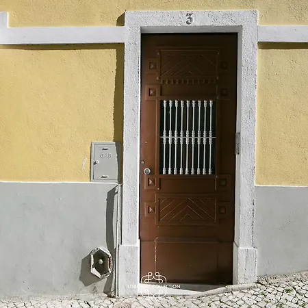 Elegant Living In Estrela District Апартаменты *